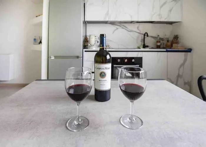 Loft Andrea Costa شقة